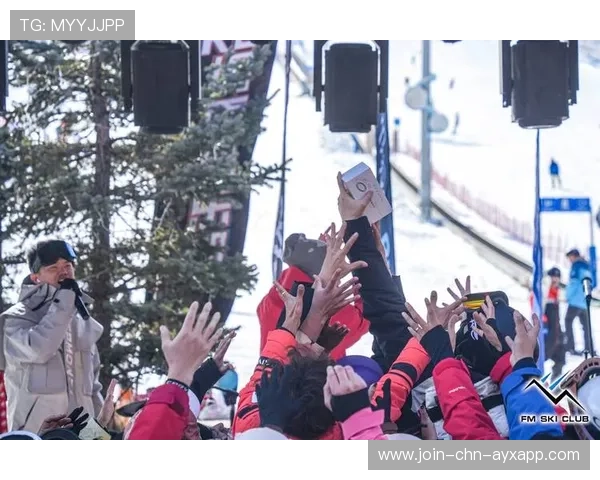 滑雪选手被雪埋一半仍比心:冬季运动中的勇气与坚持 滑雪选手被雪埋一半仍比心:冬季运动中的勇气与坚持