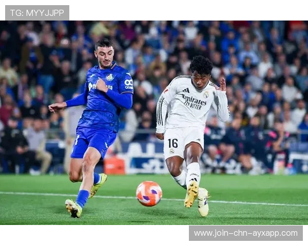 西甲三后卫战术回归带来战术多样化可能 西甲三后卫战术回归带来战术多样化可能