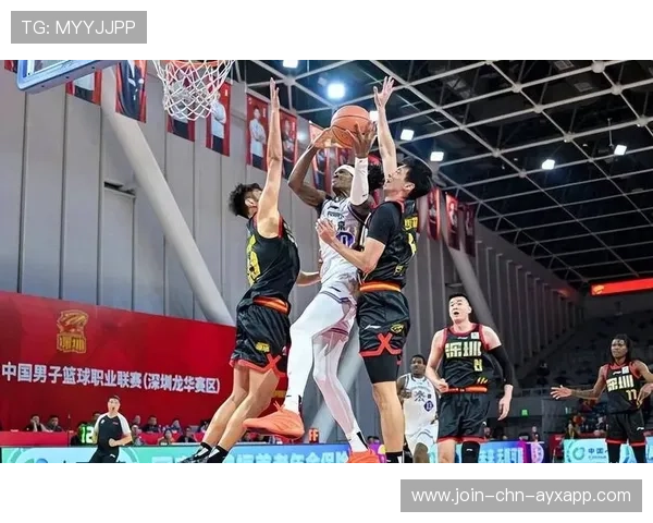上海男篮延续攻防节奏，末节发力击退深圳队