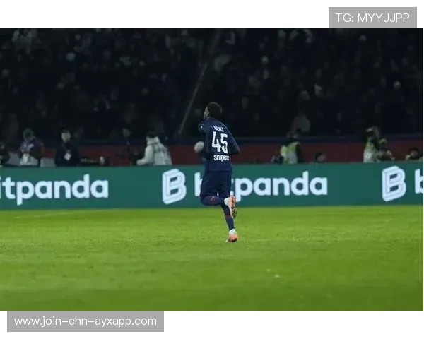 法甲巴黎外线传中精准,罚点获得良机：从边线到点球的完整战术解码